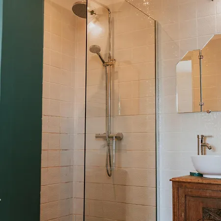 La Vague - Acces Piscine